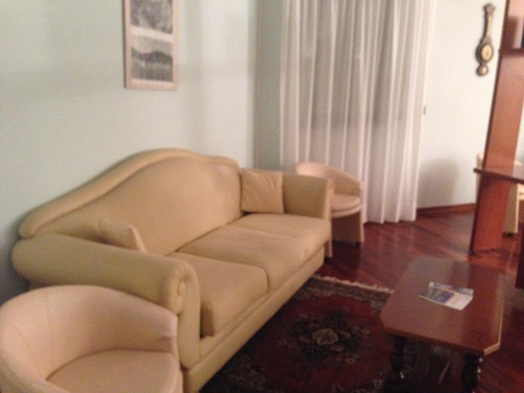 Hotel Sirenella Mele Bilik gambar